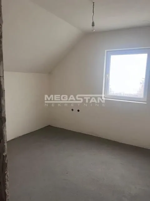 Prodaja, kuća, 114m², Zemun Ugrinovci, Zemun Sve Podlokacije