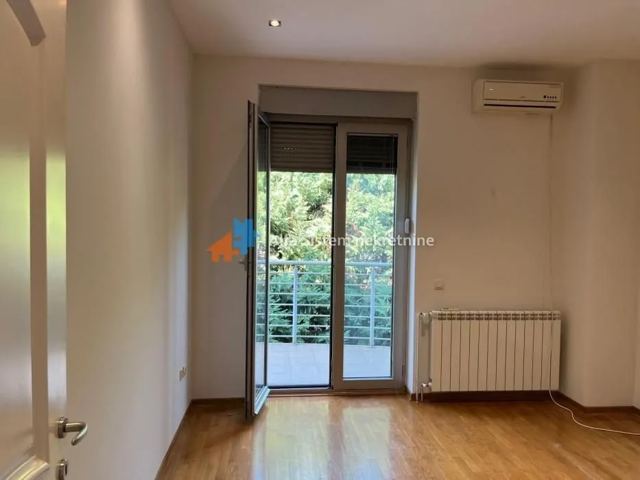 Rent, house, 220m², Senjak, Beograd