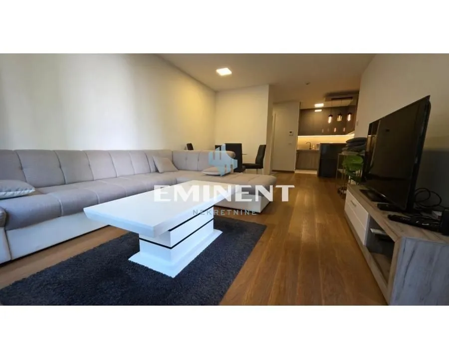 Izdavanje, četvorosoban stan, 104m², Novi Beograd Blok 65, Novi Beograd Sve Podlokacije