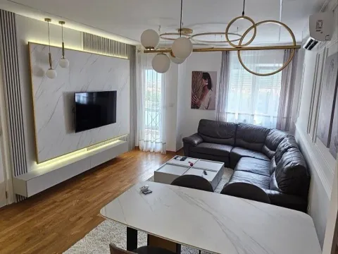 Izdavanje, dvosoban stan, 64m², Zagorič, Podgorica