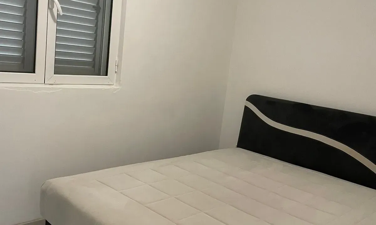 Izdavanje, jednosoban stan, 37m², Podkošljun, Budva