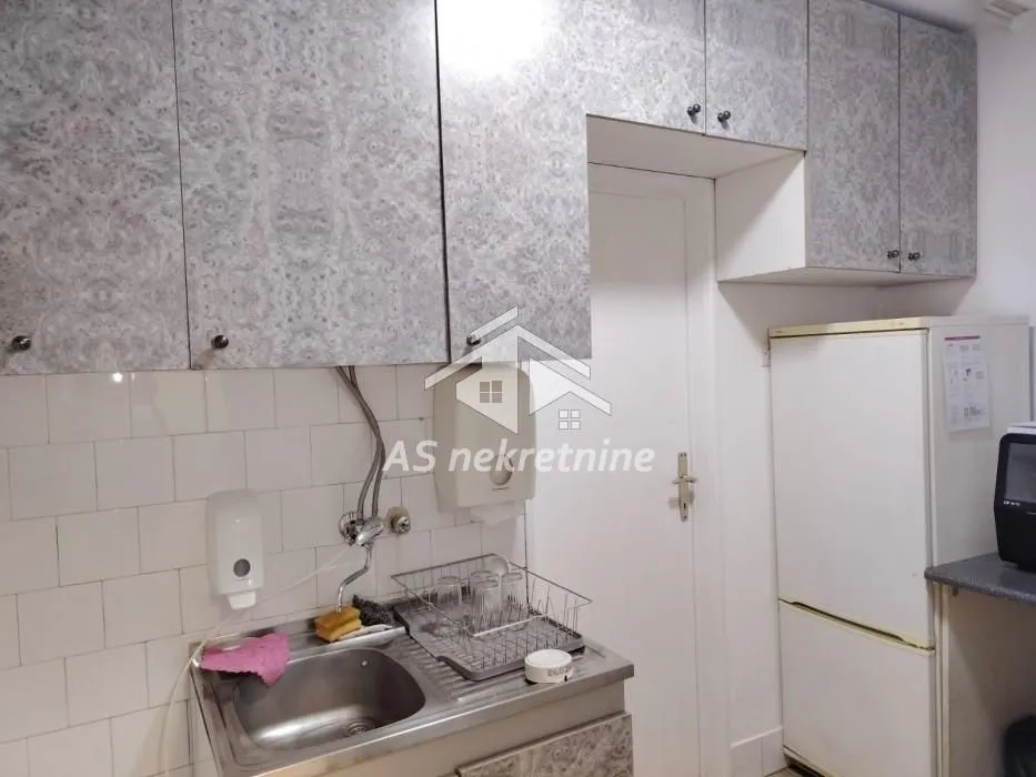 Rent, office space, 80m², Palilula Sve Podlokacije, Beograd