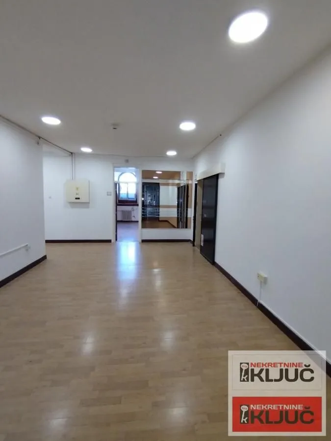 Rent, office space, 350m², Centar, Novi Sad