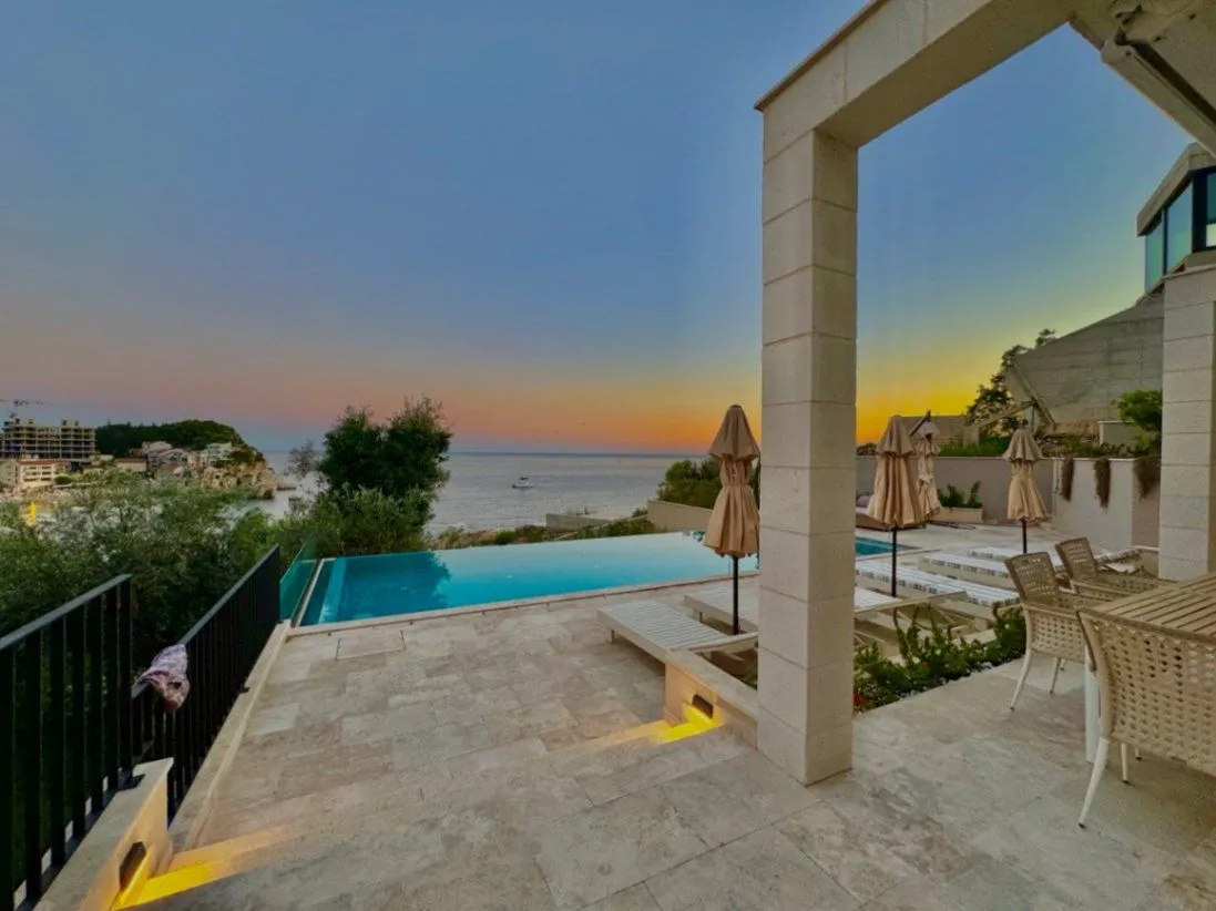 Izdavanje, kuća, 350m², Pržno, Budva
