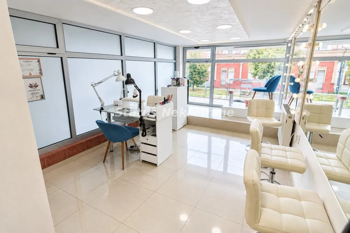 Sale, office space, 78m², Salajka, Novi Sad Sve Podlokacije