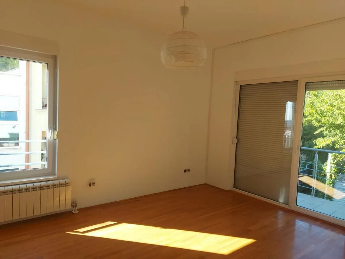 Izdavanje, kuća, 300m², Savski Venac, Beograd