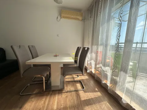 Rent, one bedroom apartment, 42m², Blok 6, Podgorica - image 5