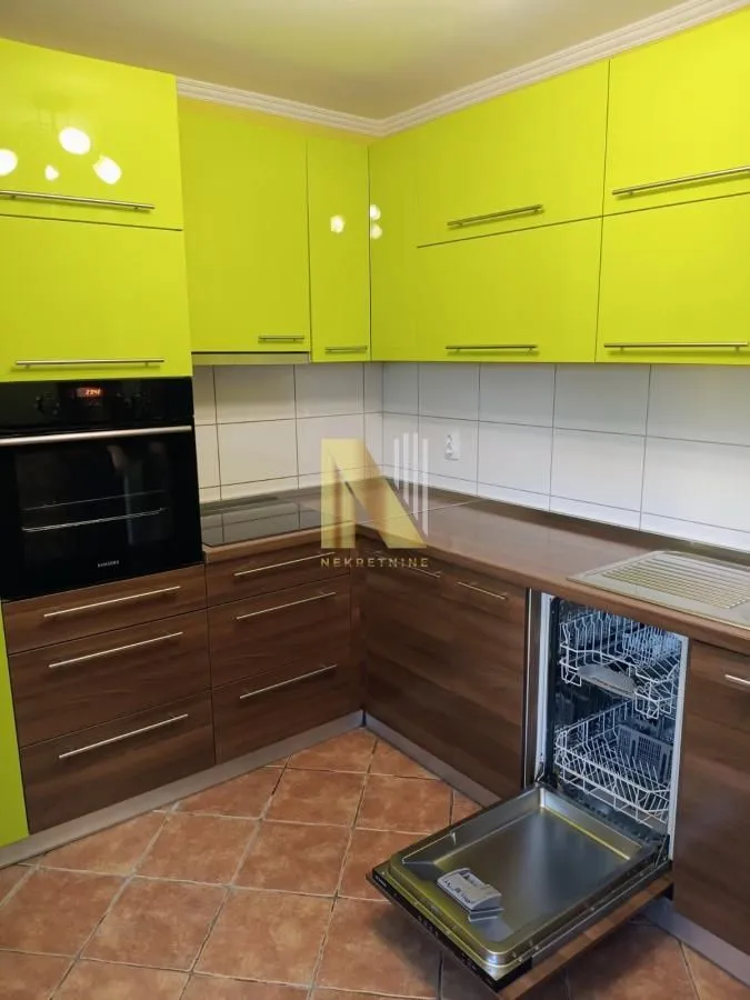 Prodaja, trosoban stan, 80m², Prozivka, Subotica