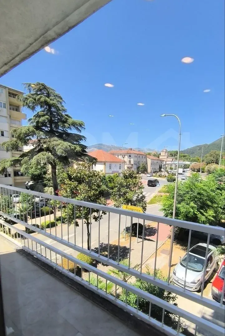Rent, two bedroom apartment, 75m², Tivat, Crna Gora