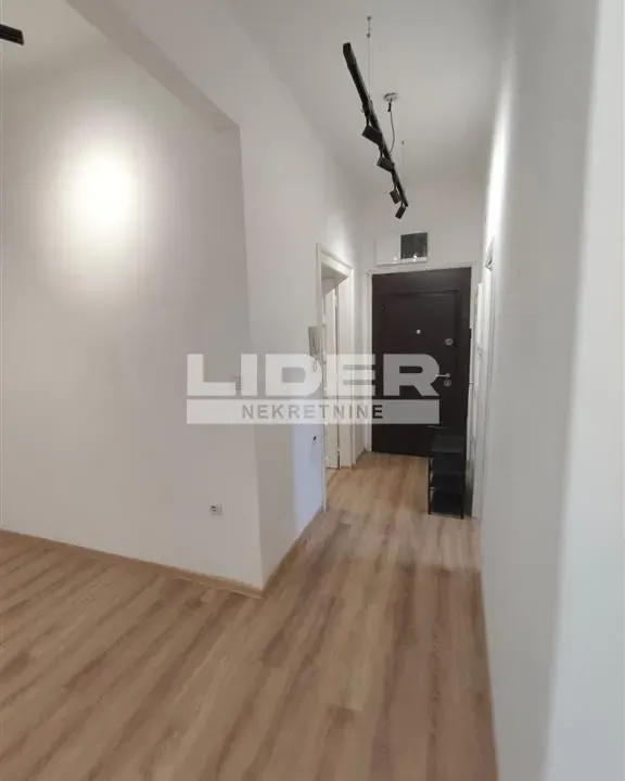 Izdavanje, dvosoban stan, 40m², Zeleni Venac, Beograd