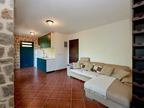 Prodaja, kuća, 235m², Kostanjica, Kotor - image 37