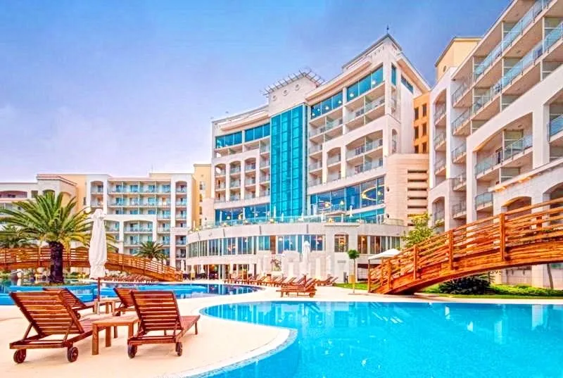 Prodaja, stan, 229m², Bečići, Budva