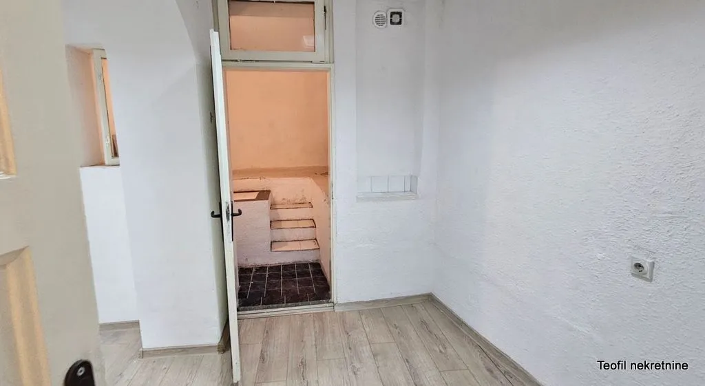 Sale, three bedroom apartment, 60m², Vračar, Šid