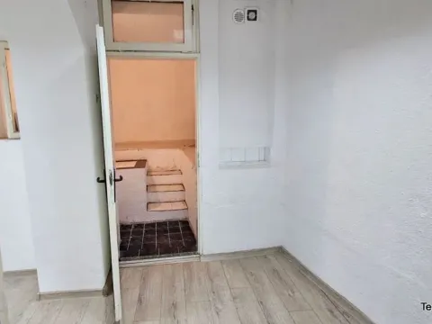 Sale, three bedroom apartment, 60m², Vračar, Šid - image 4