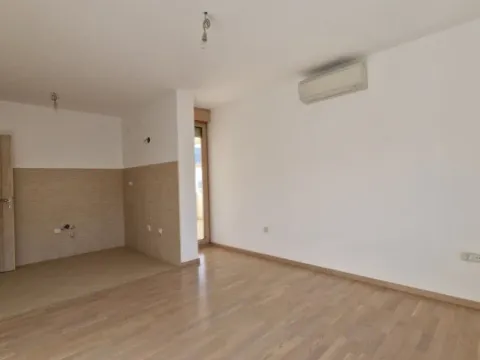 Sale, one bedroom apartment, 53m², Bečići, Budva - image 7