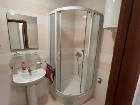 Prodaja, jednosoban stan, 45m², Stari Aerodrom, Podgorica - image 4