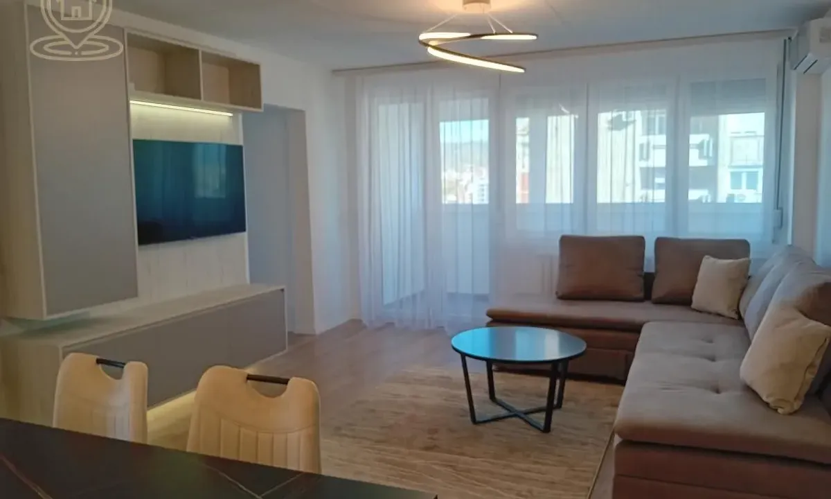 Izdavanje, trosoban stan, 65m², Medijana, Niš