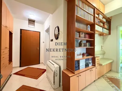 Rent, two bedroom apartment, 76m², Podgorica, Crna Gora - image 7