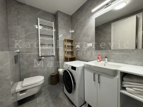 Rent, four bedroom apartment, 132m², Kalenić Pijaca, Vračar Sve Podlokacije - image 15