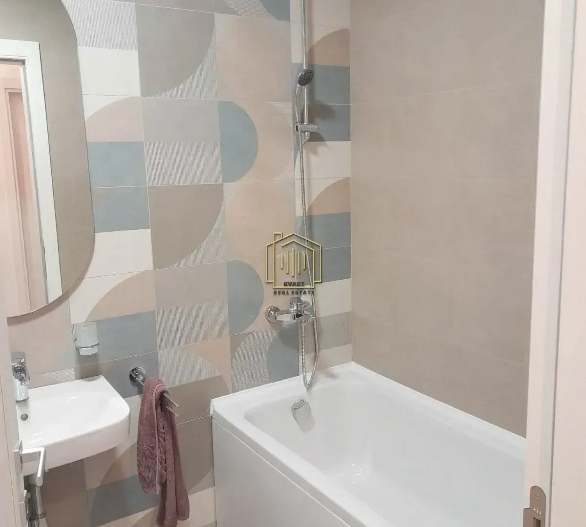 Izdavanje, jednosoban stan, 42m², Pobrežje, Podgorica