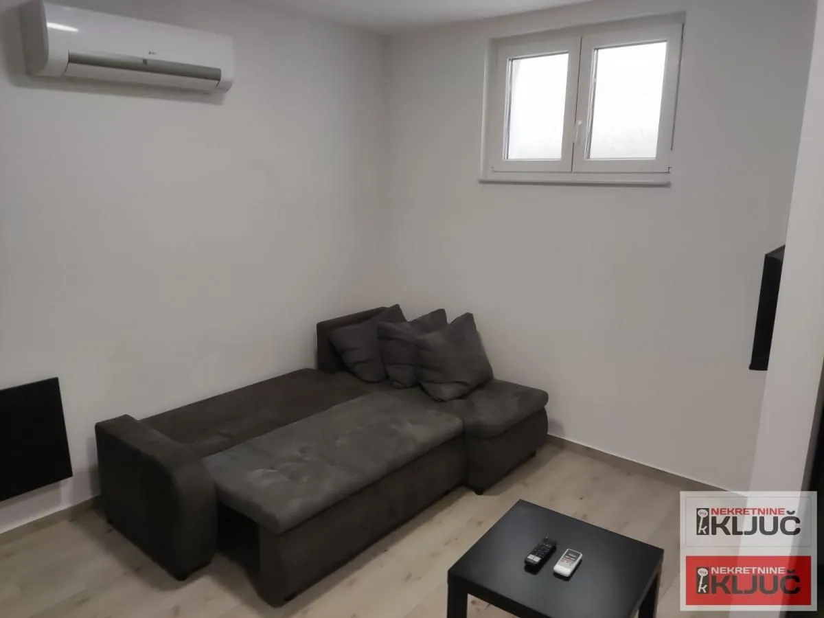 Rent, studio apartment, 32m², Novi Sad, Srbija
