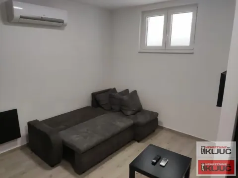 Rent, studio apartment, 32m², Novi Sad, Srbija - image 2