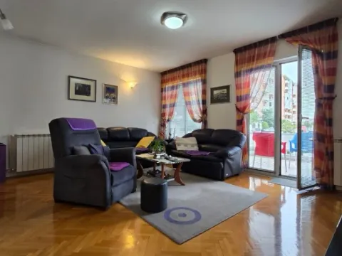 Prodaja, kuća, 350m², Stari Aerodrom, Podgorica - image 5