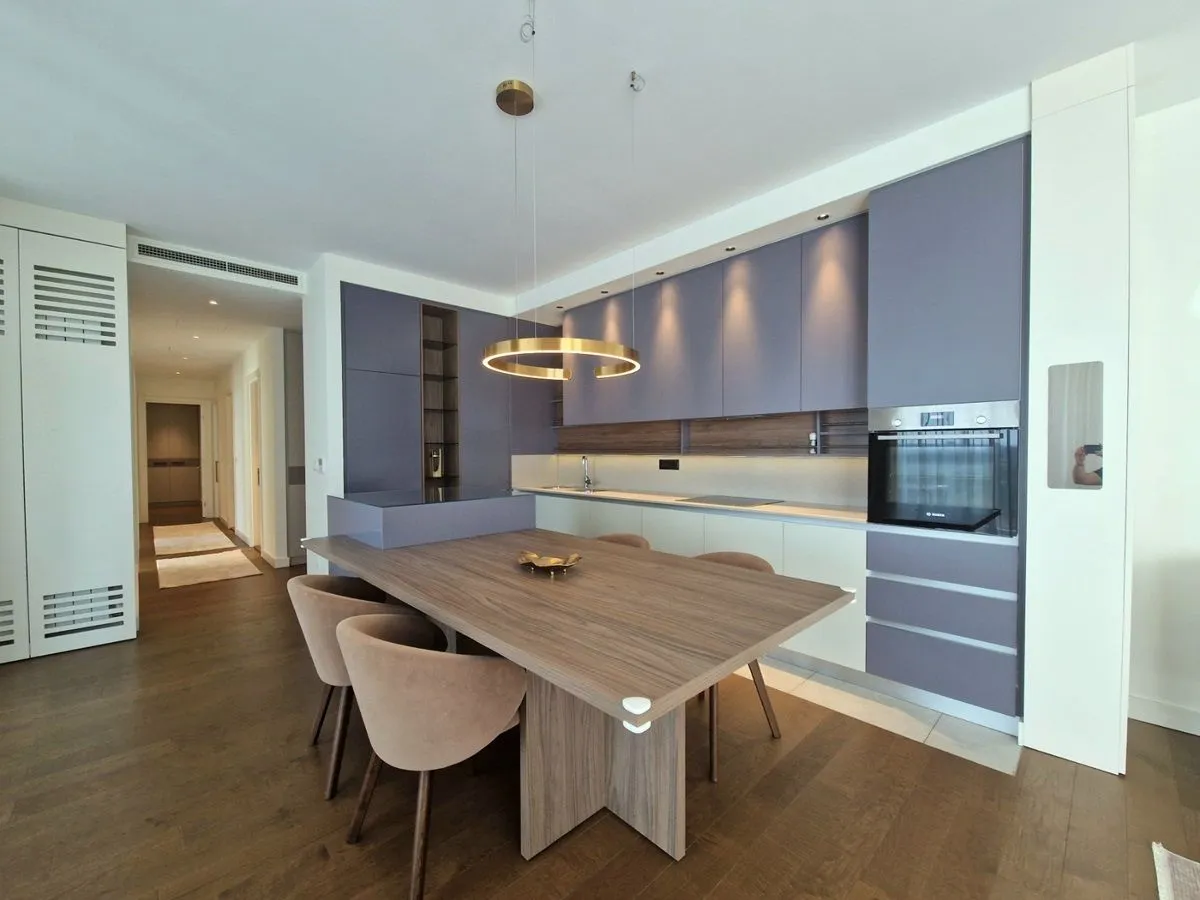 Sale, four bedroom apartment, 139m², Beograd Na Vodi, Beograd