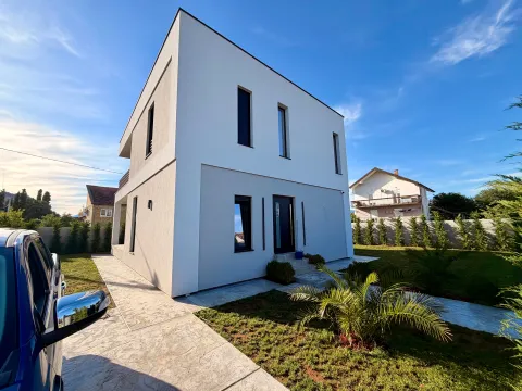 Rent, house, 225m², Gornja Gorica, Podgorica - image 3
