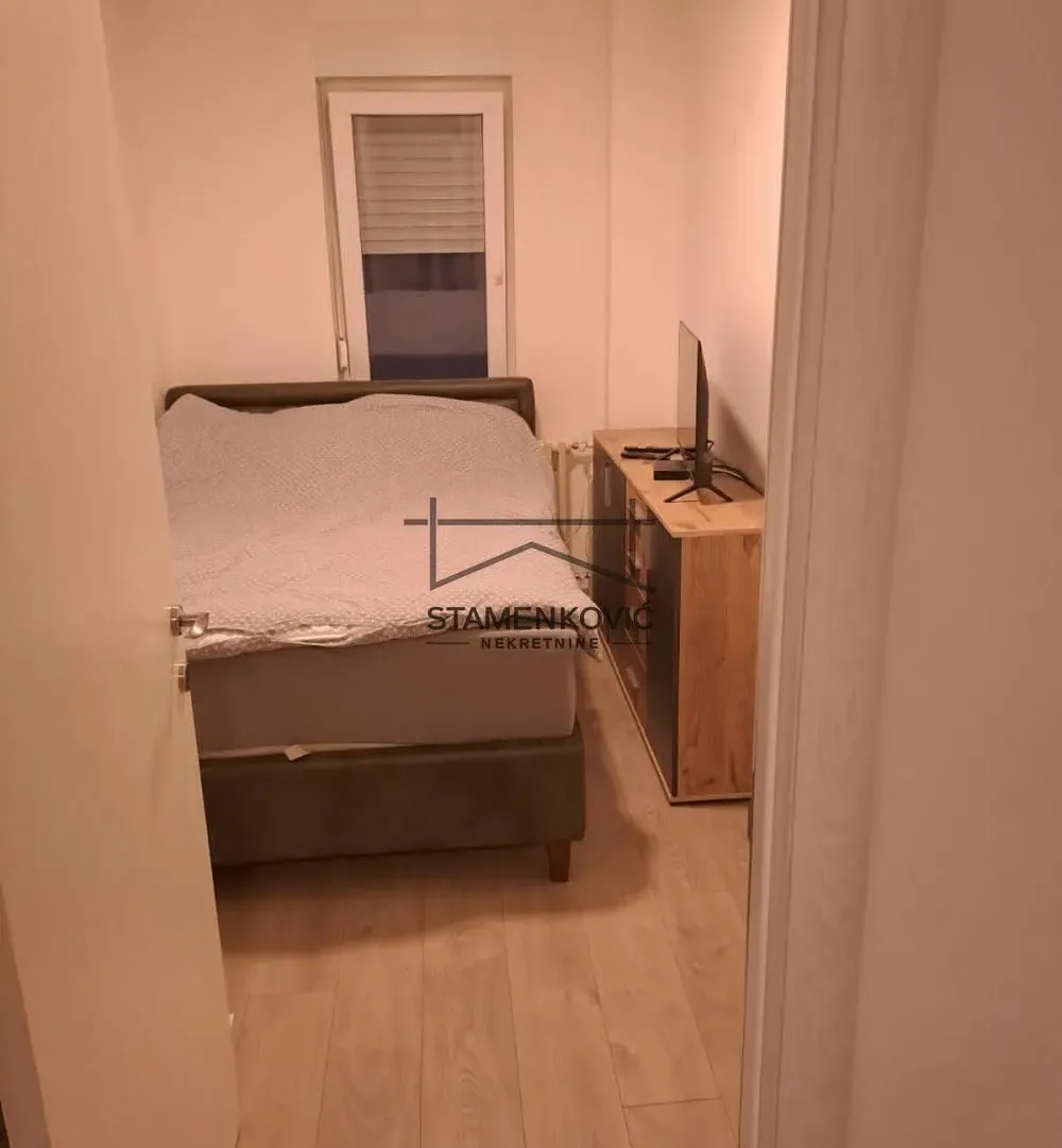Prodaja, trosoban stan, 500m², Novo naselje, Novi Sad