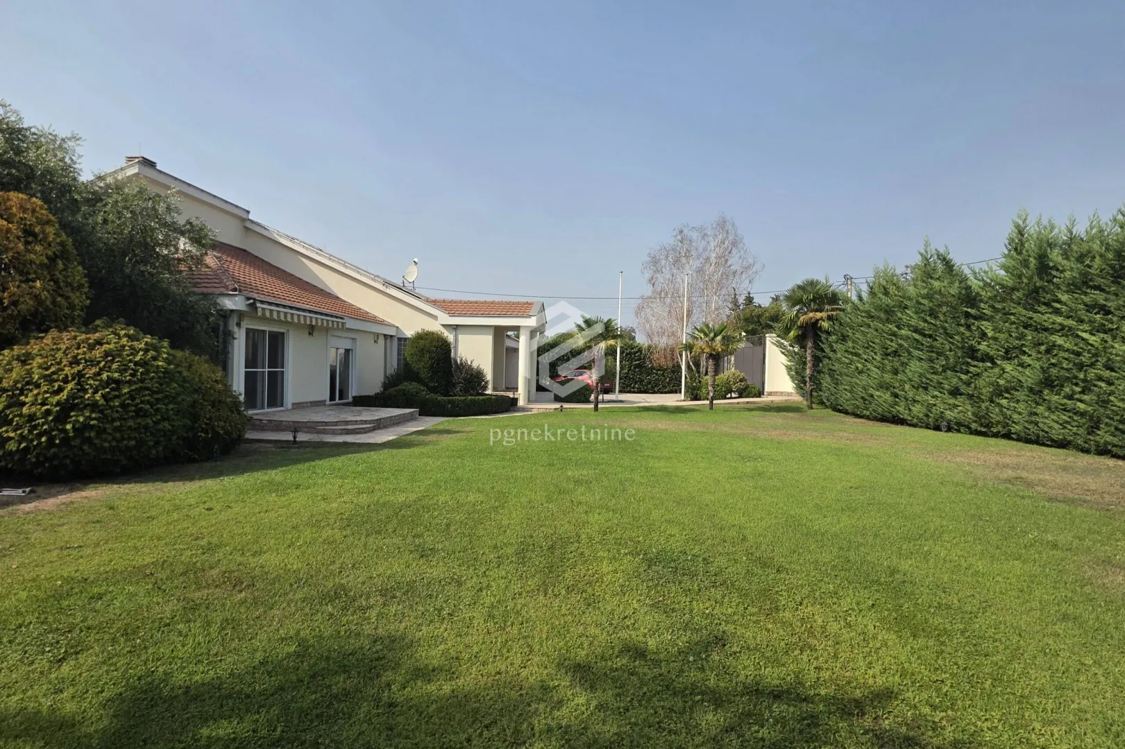 Rent, house, 250m², Donji Kokoti, Podgorica