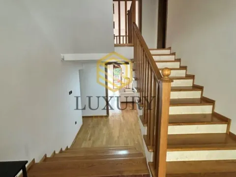 Izdavanje, kuća, 280m², Pod Goricom, Podgorica - image 2