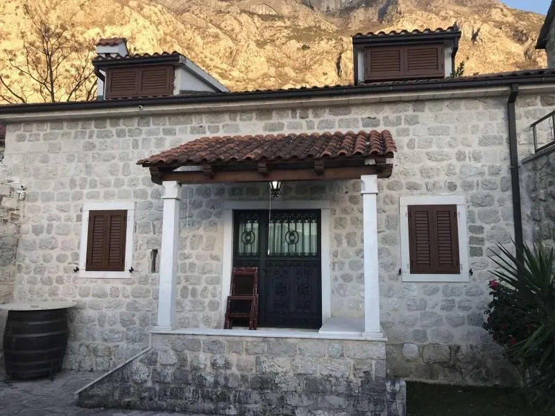 Sale, house, 192m², Kotor, Crna Gora