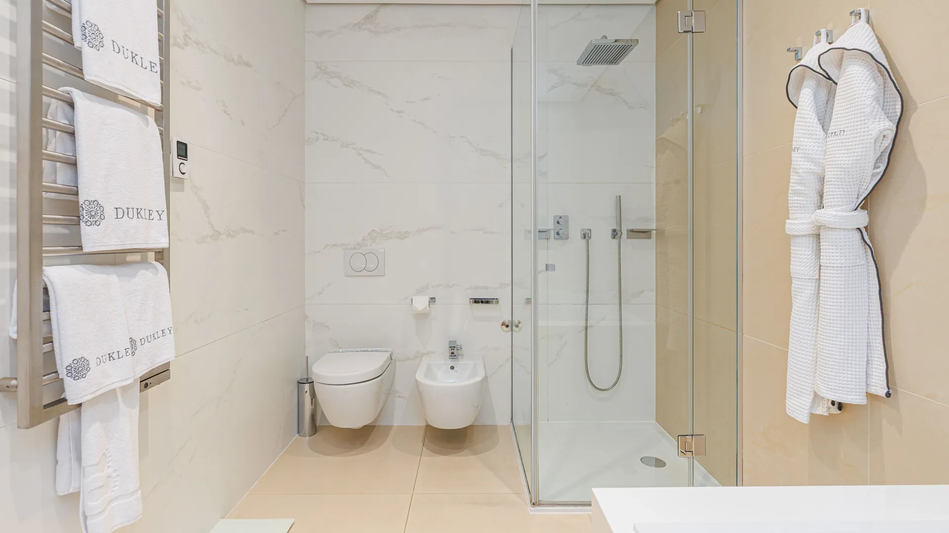 Sale, one bedroom apartment, 99m², Dukley Gardens, Budva