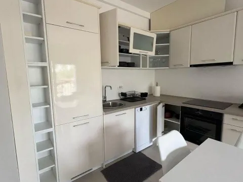 Rent, one bedroom apartment, 42m², Pod Kuk, Tivat - image 11