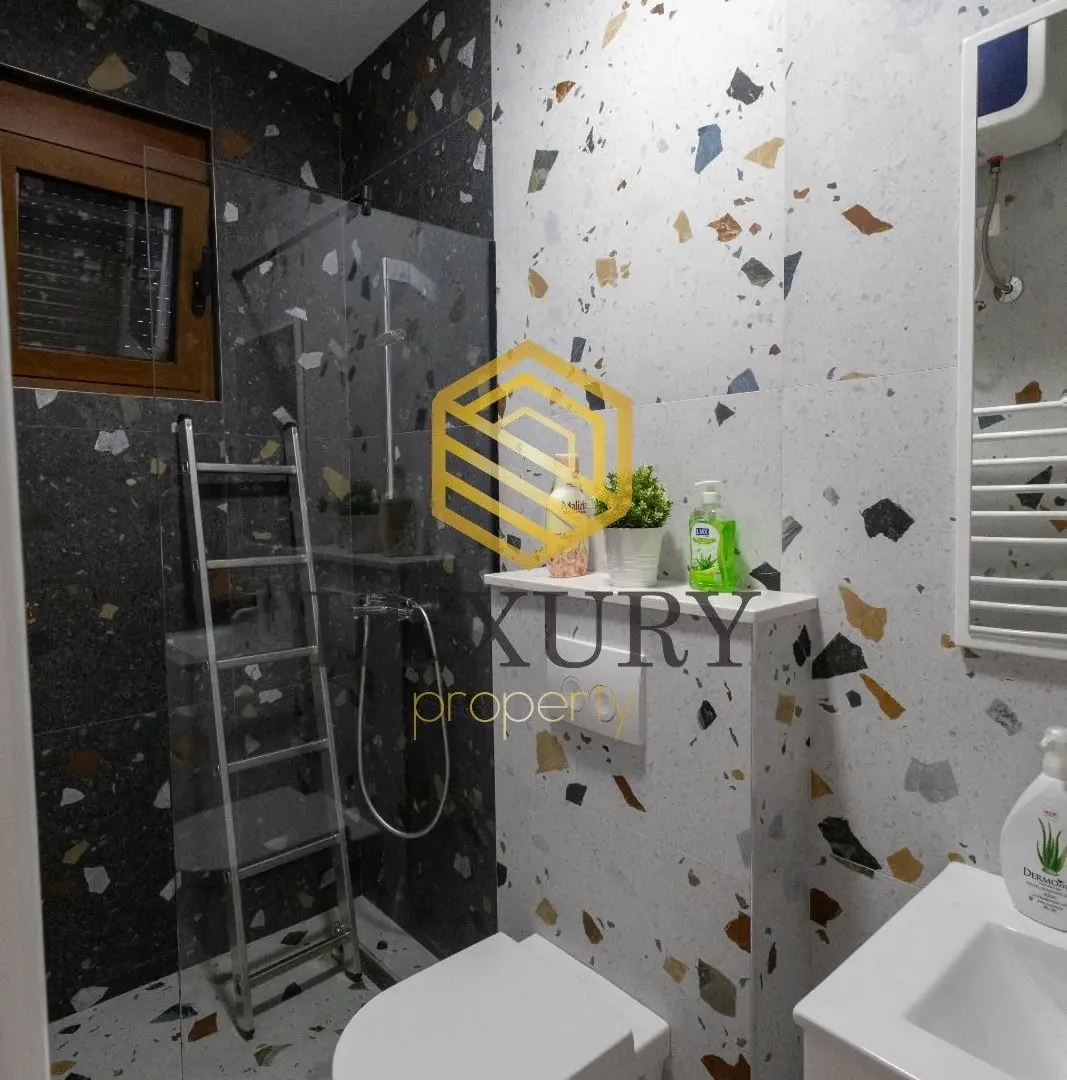 Izdavanje, kuća, 220m², Ćurilac, Danilovgrad