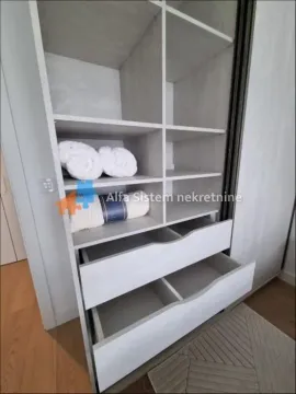 Rent, two bedroom apartment, 57m², Savski Venac, Beograd - image 10