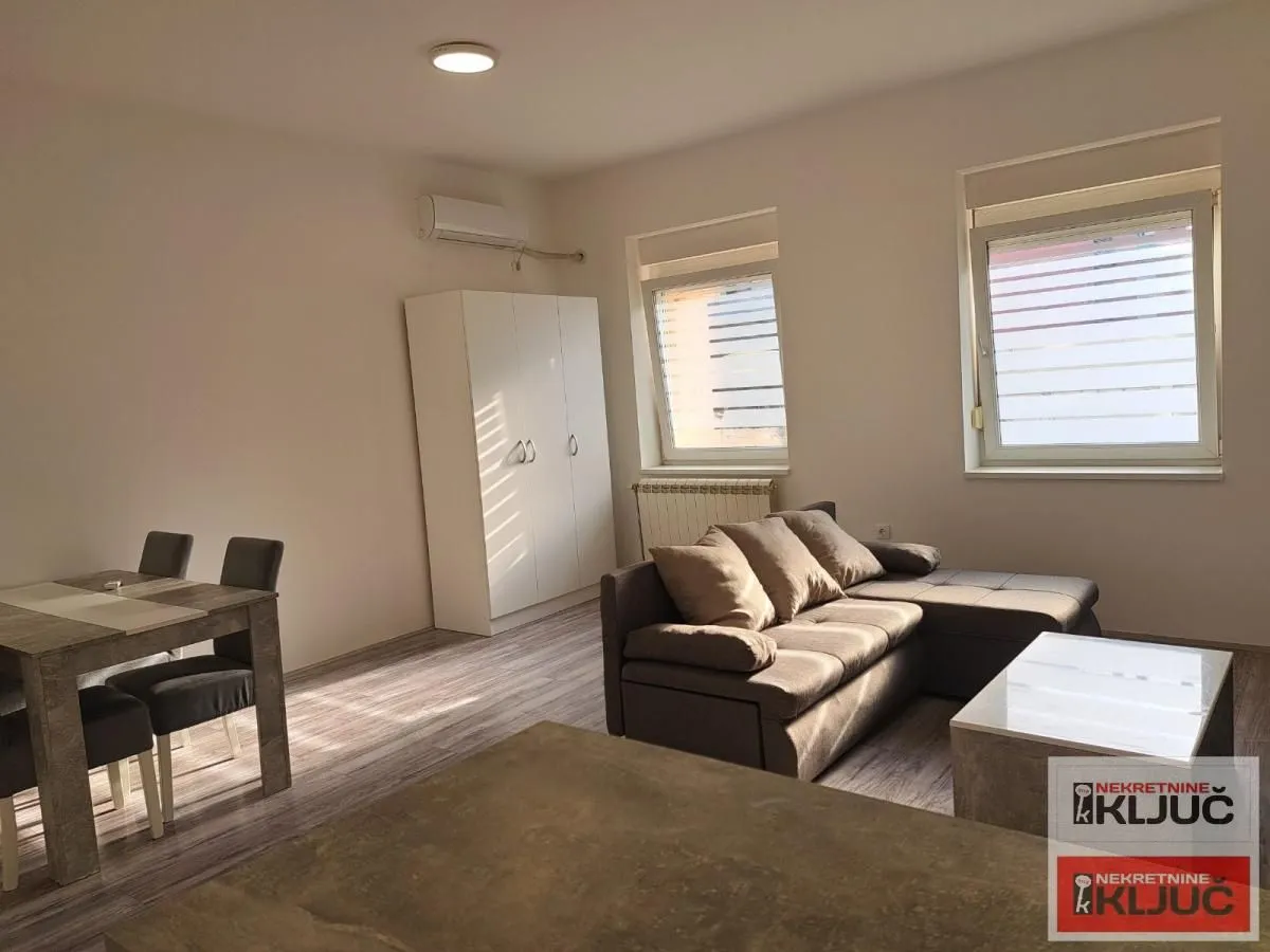 Prodaja, trosoban stan, 71m², Bulevar Oslobodjenja, Novi Sad Sve Podlokacije