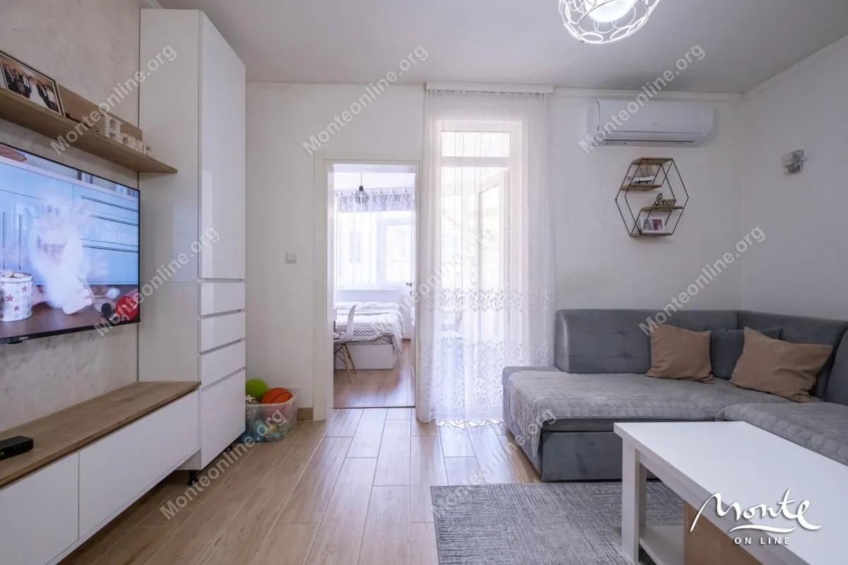 Prodaja, dvosoban stan, 48m², Dobrota, Kotor