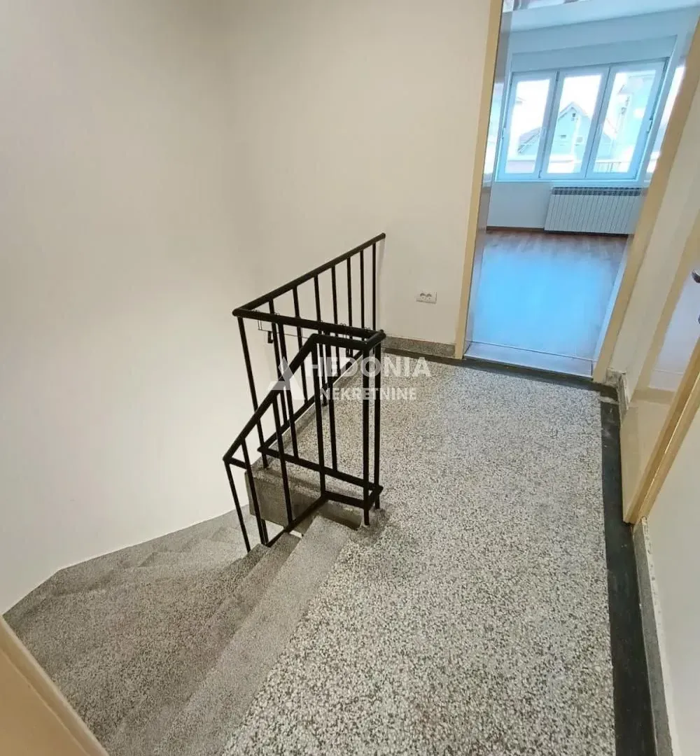 Rent, office space, 105m², Zemun Sve Podlokacije, Beograd