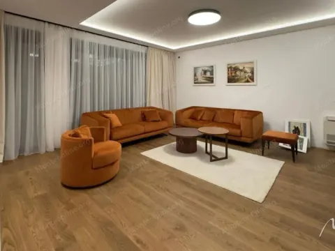 Prodaja, kuća, 225m², Gornja Gorica, Podgorica - image 1