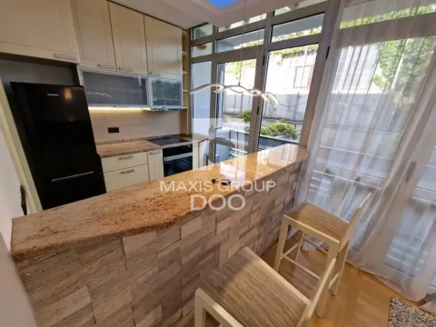 Rent, four bedroom apartment, 148m², Savski Venac, Beograd - image 10