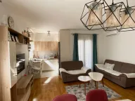 Prodaja, dvosoban stan, 61m², Blok 9, Podgorica