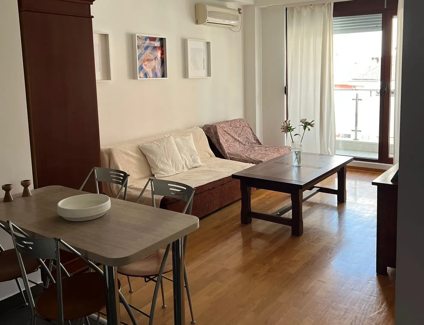 Izdavanje, dvosoban stan, 47m², Budva, Crna Gora