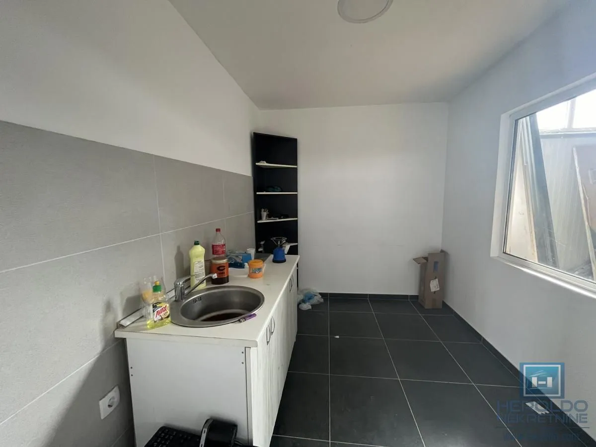 Sale, office space, 250m², Industrijska zona, Jagodina