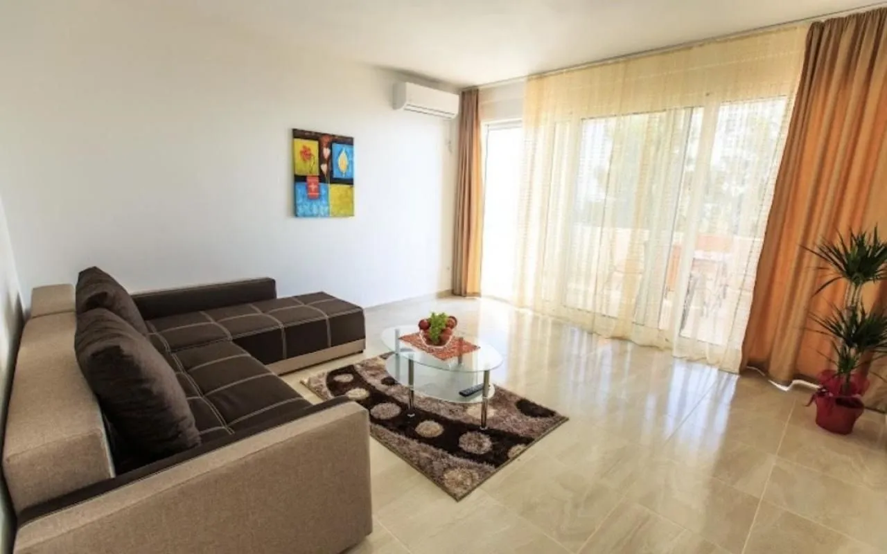 Rent, one bedroom apartment, 50m², Zeleni Pojas, Bar