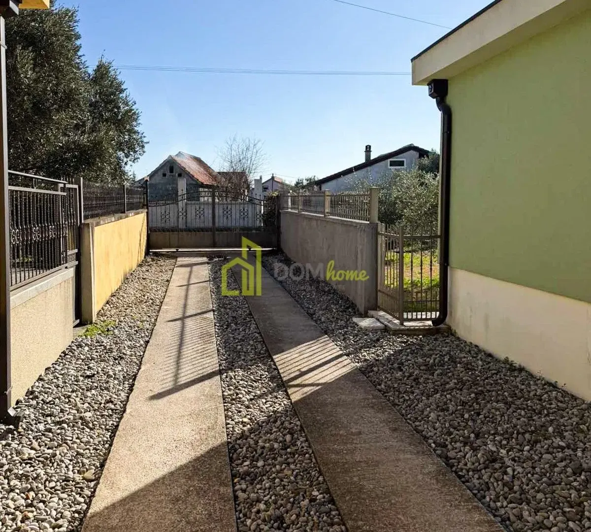 Rent, three bedroom apartment, 165m², Farmaci, Podgorica