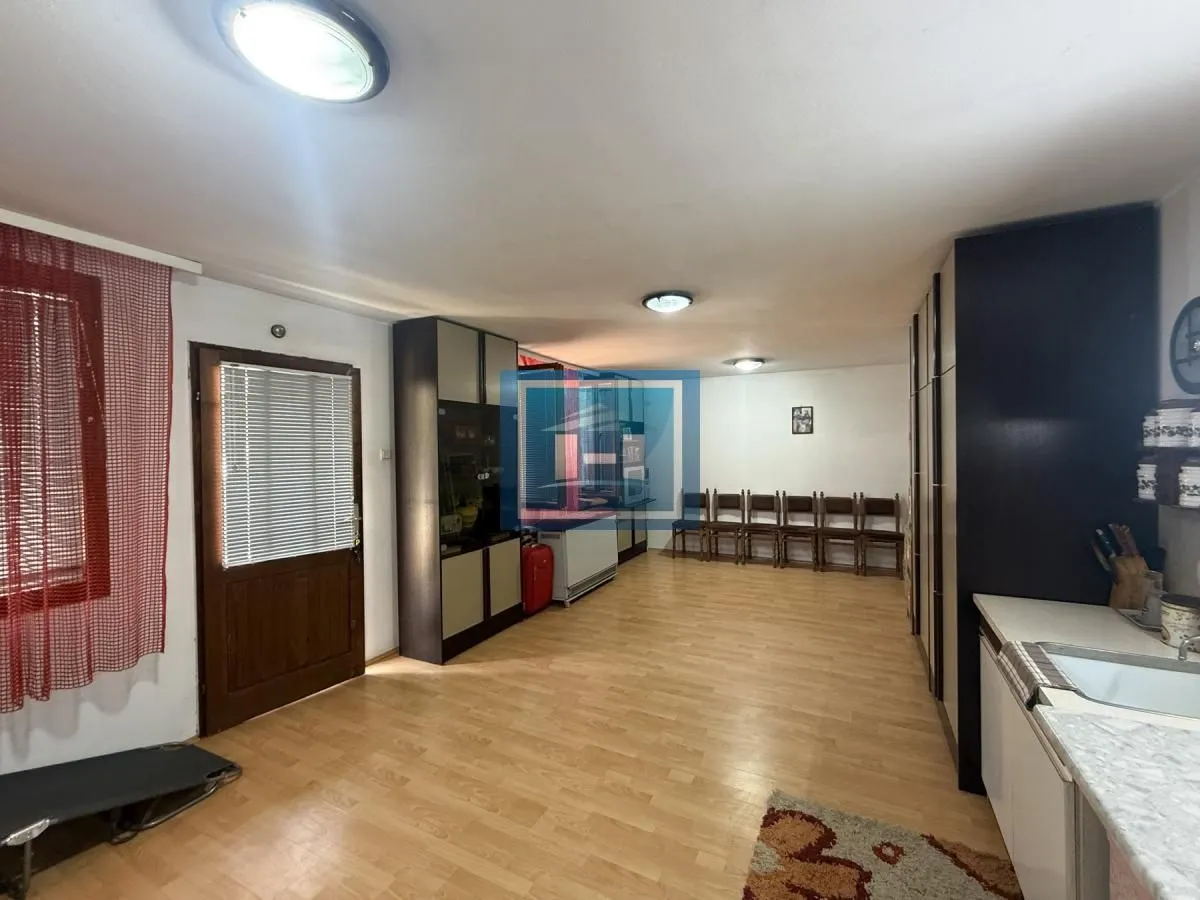 Prodaja, kuća, 160m², Trnava, Jagodina