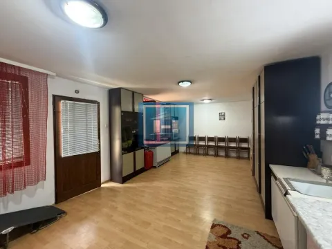 Prodaja, kuća, 160m², Trnava, Jagodina - image 49