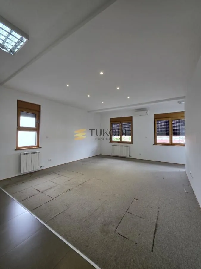 Prodaja, stan, 352m², Centar, Novi Sad